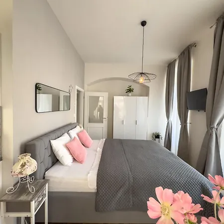 아파트 1 Florenc Hlavni Mesto Romantic *